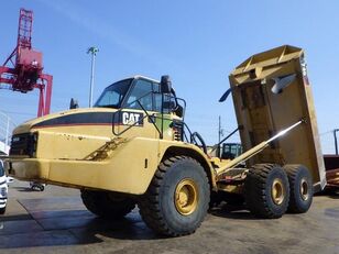 شاحنة مفصلية Caterpillar 740