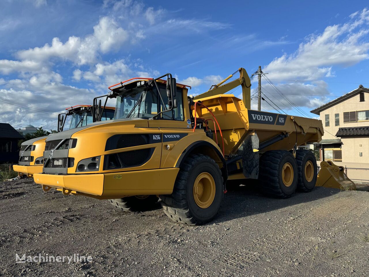 绞接式卸货车 Volvo A25