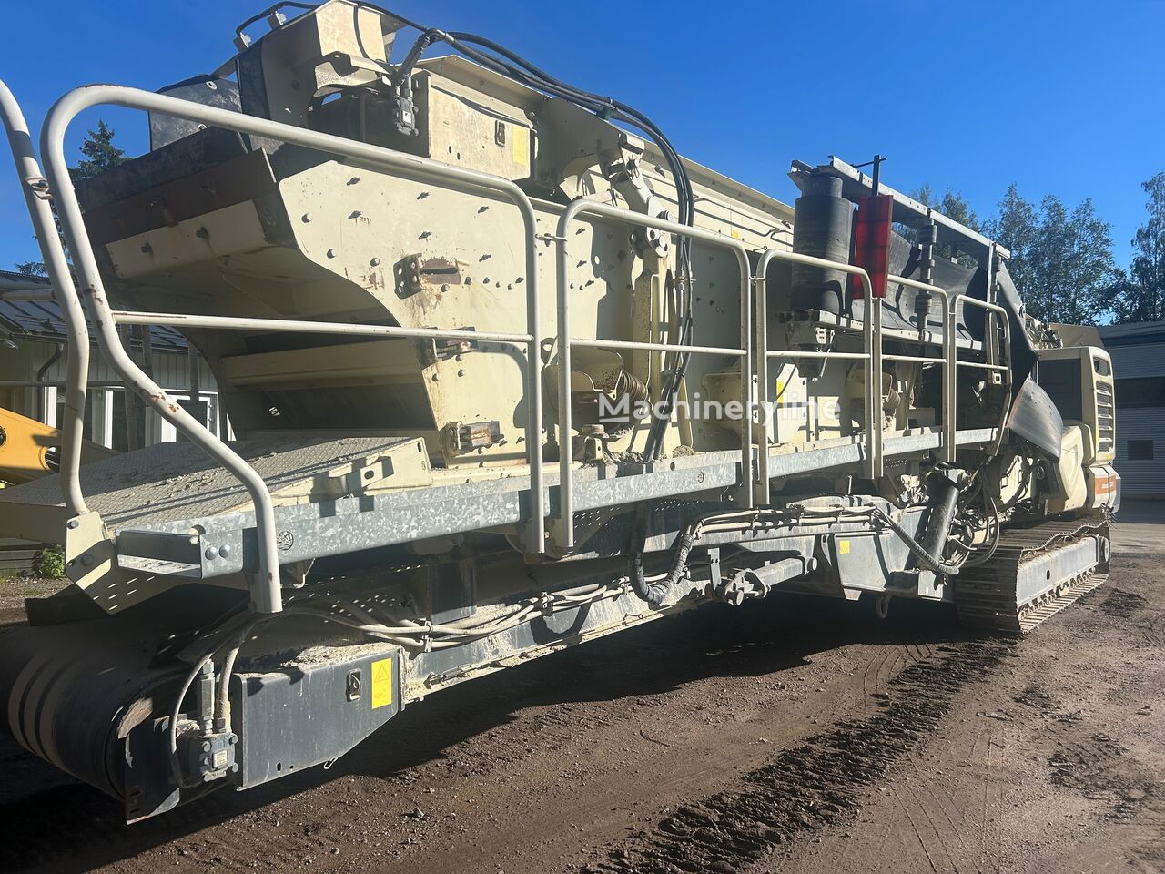 Metso Lokotrack LT 220D cone crusher - Machineryline