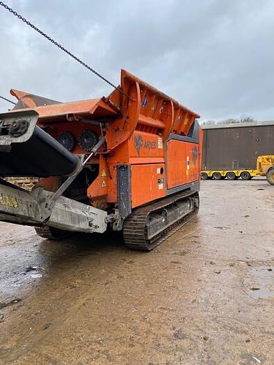 Arjes VZ 750 mobile crushing plant