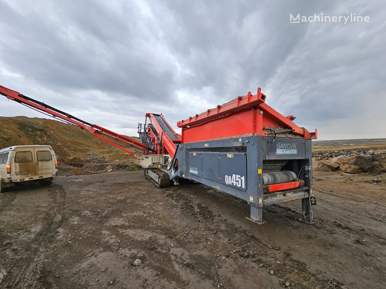 Sandvik QA451 planta trituradora móvil