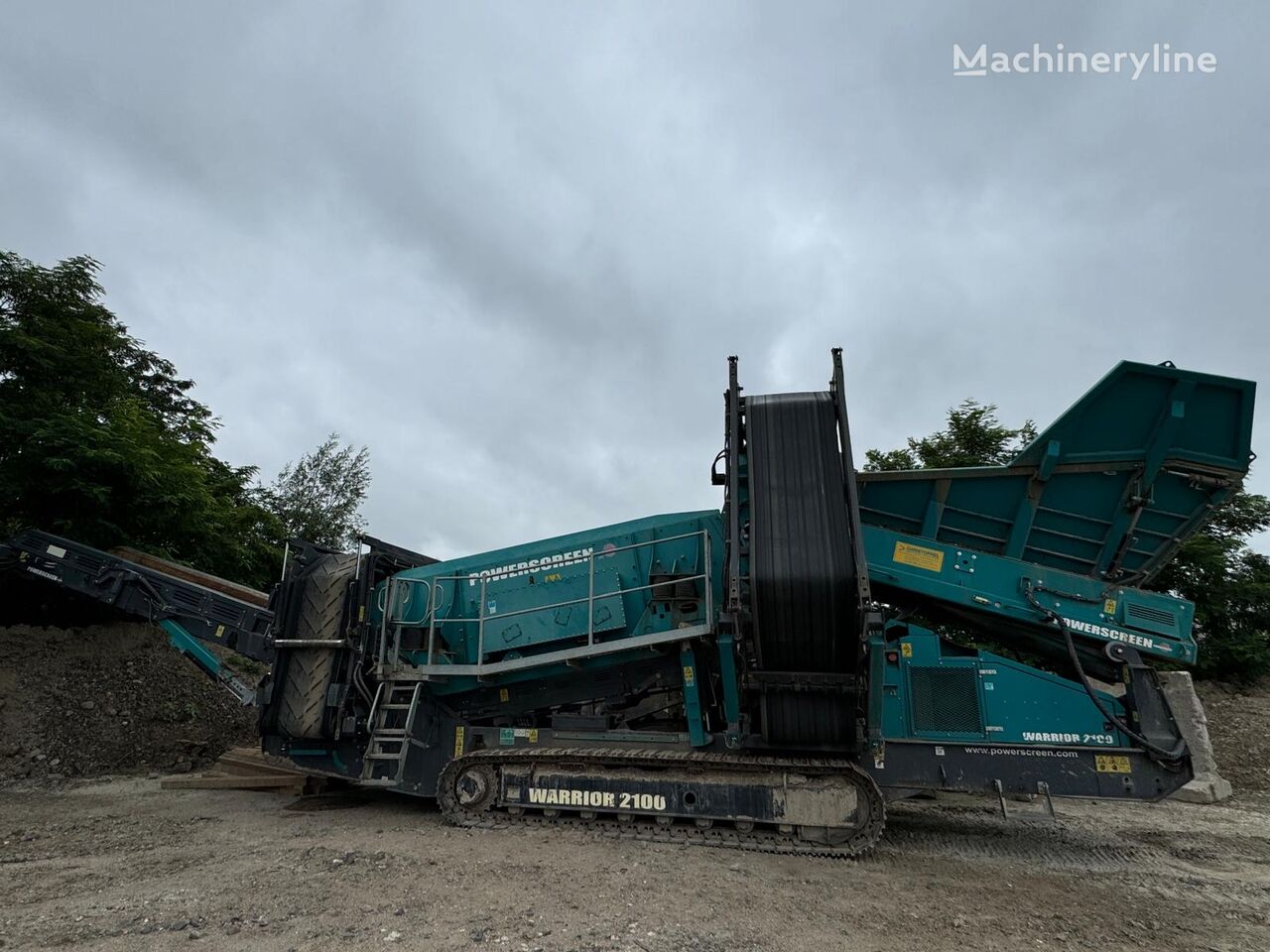 Powerscreen Warrior 2100 vibrating screen