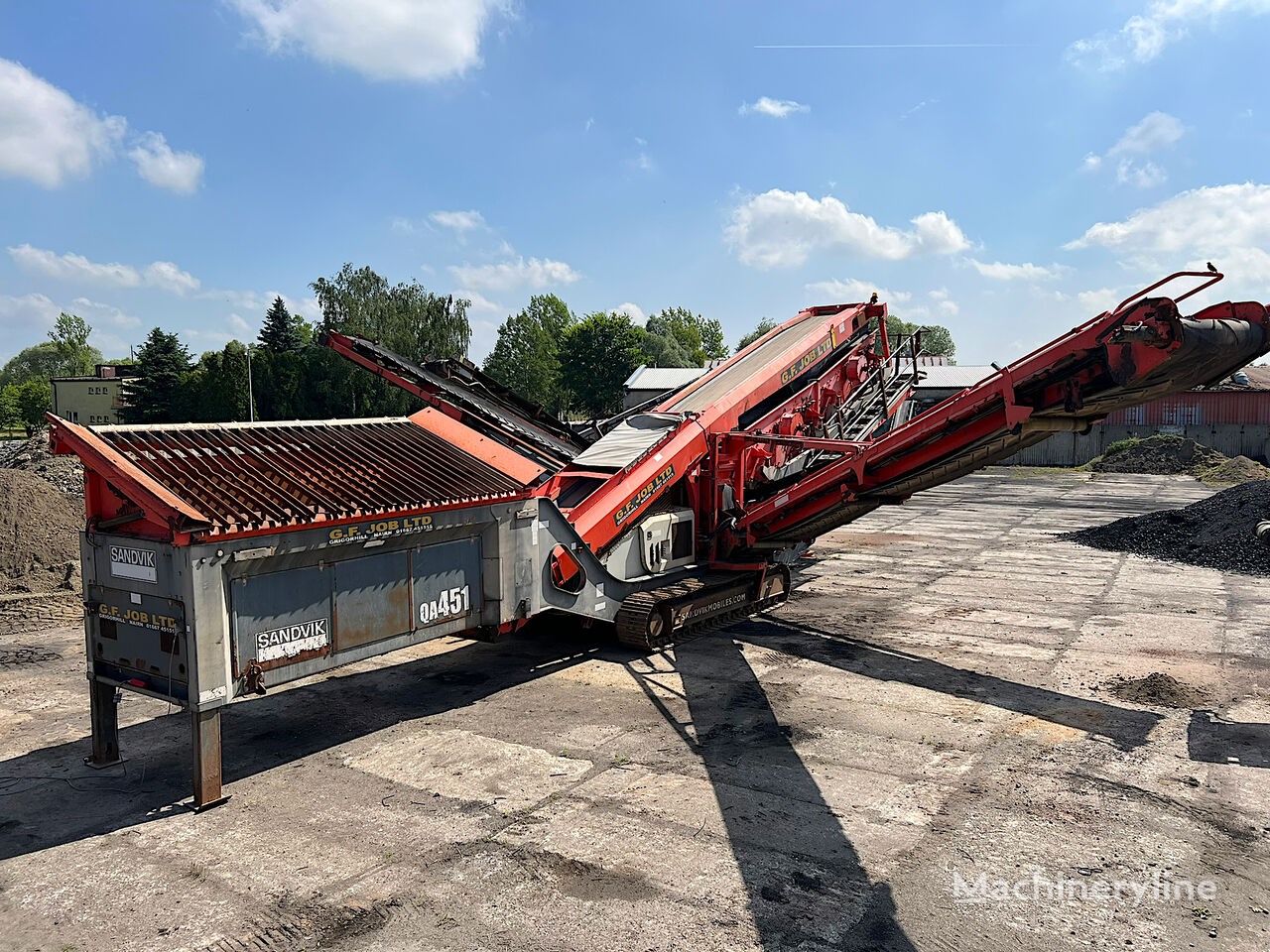 Sandvik QA451 vibrating screen