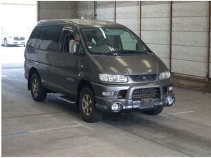 Mitsubishi DELICA SPACEGEAR minivan
