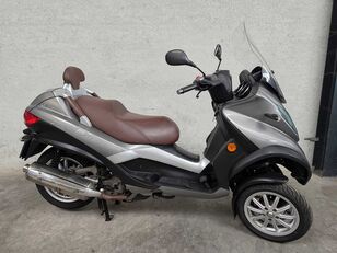 Piaggio Scooter Moped