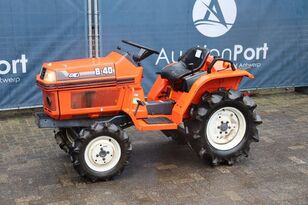 motorov&yacute; traktor Kubota B-40