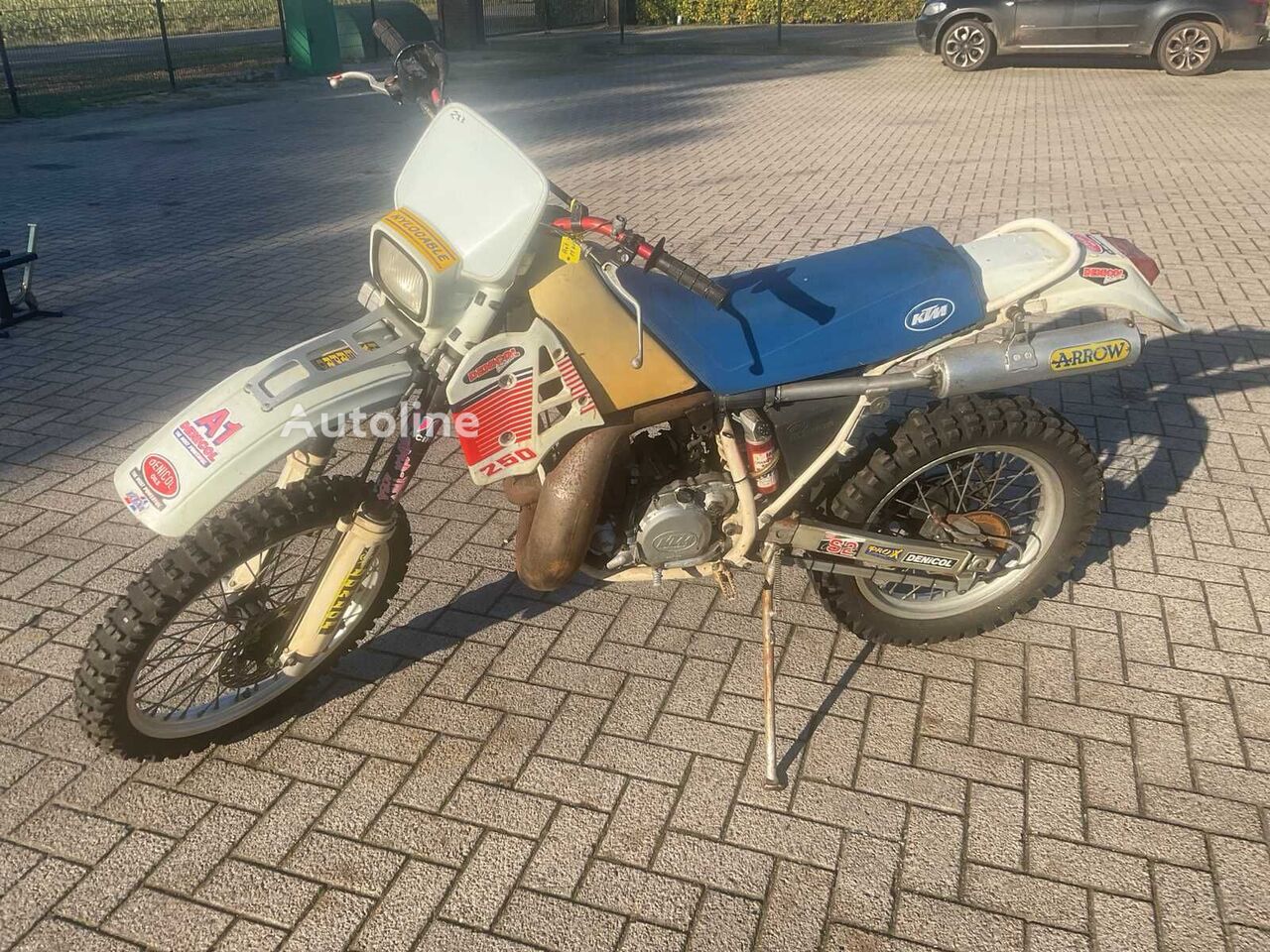 Motocyclette KTM 250 - Autoline