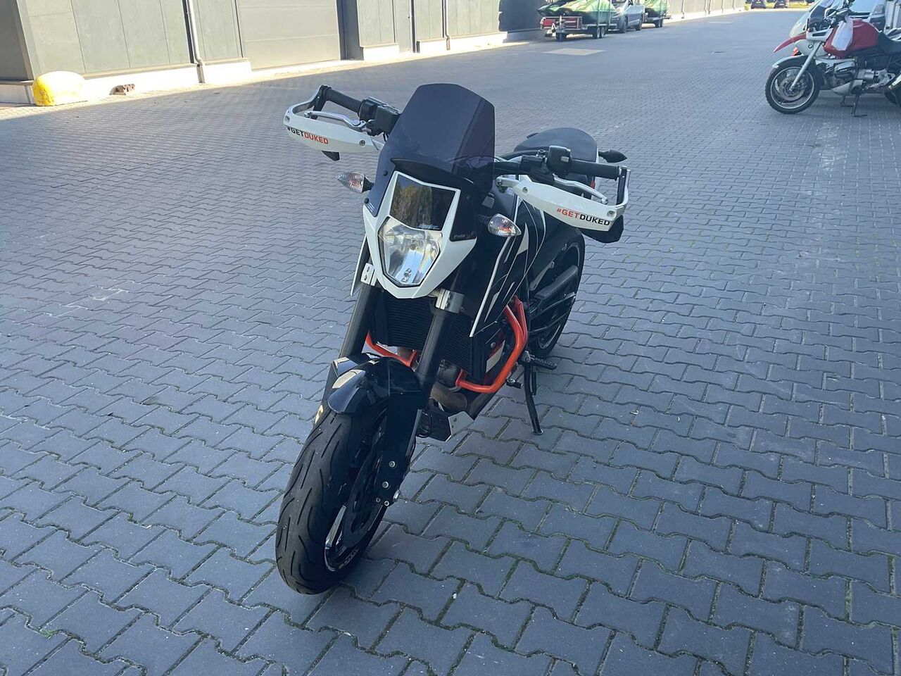 Motocyclette KTM 690 DUKE - Autoline