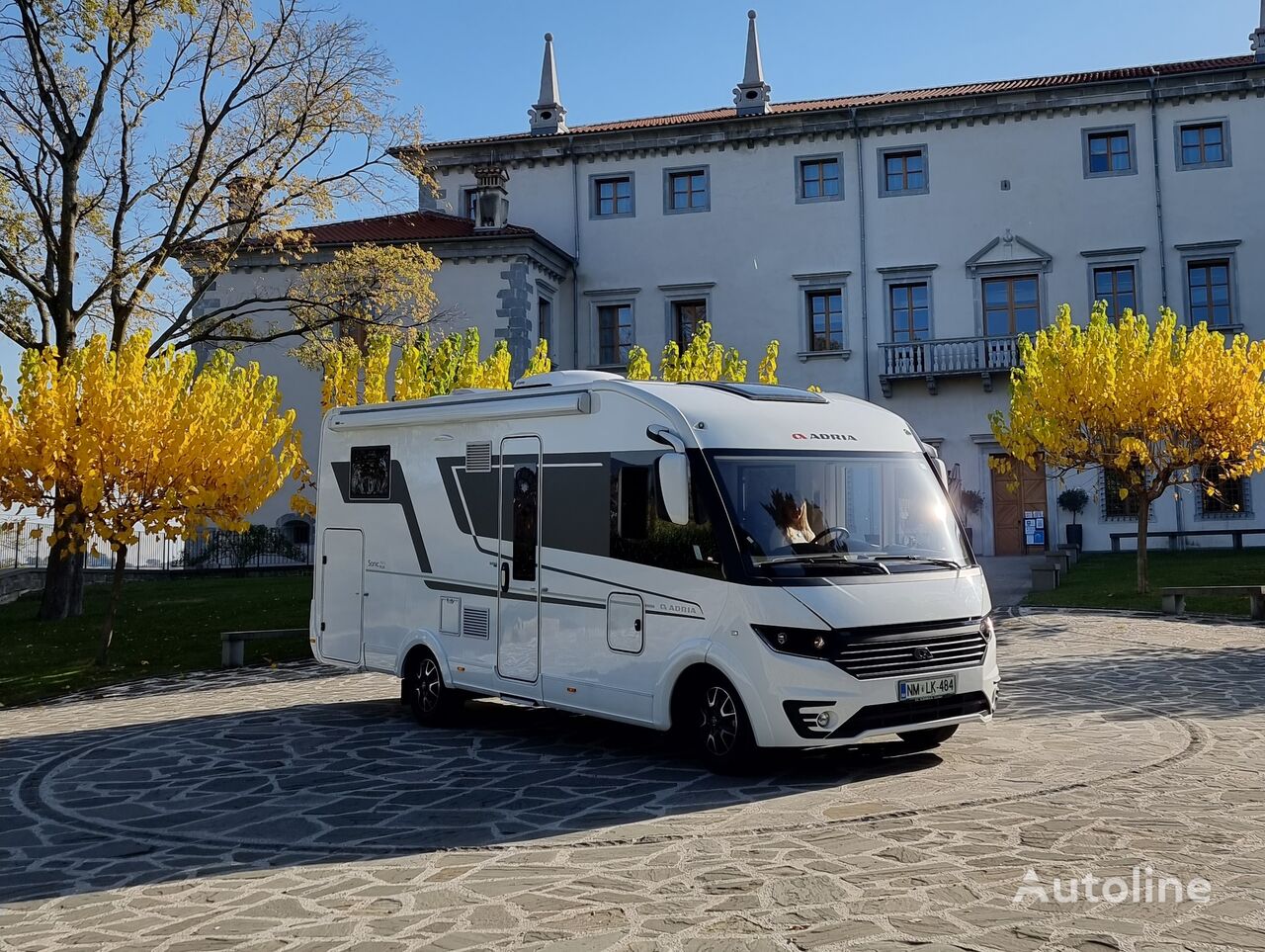 Adria Sonic Plus alkóvos lakóautó