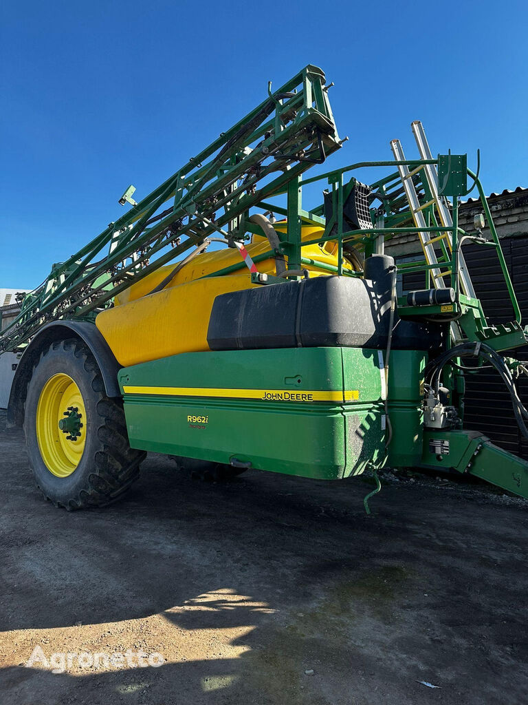 John Deere 962i mounted sprayer