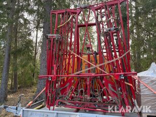 Junkkari 1300/4 gedragen veldspuit