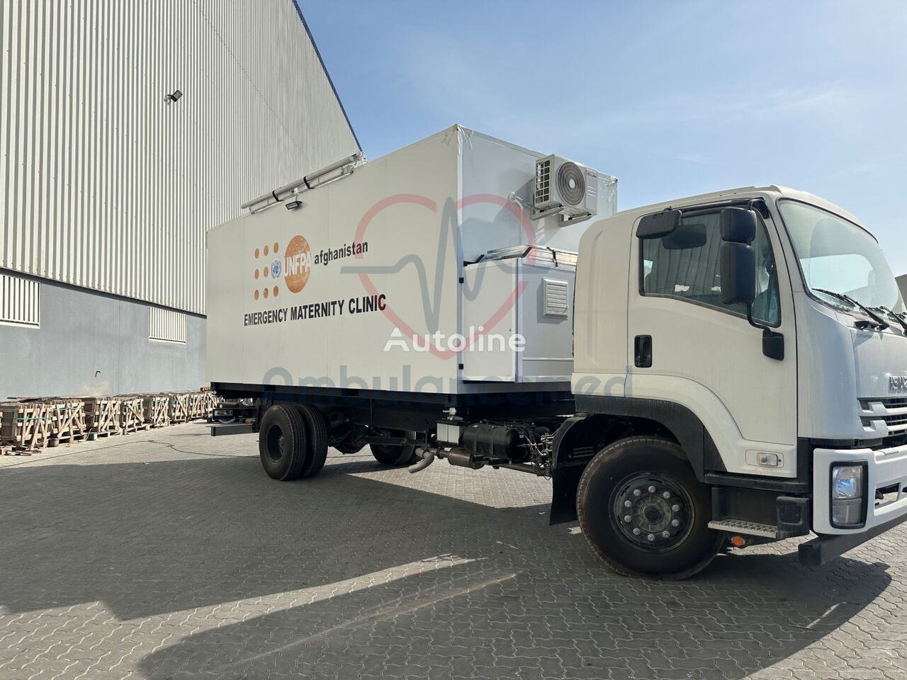 новая машина скорой помощи Isuzu Truck and 20 Ft Container (Mobile Maternity Clinic))