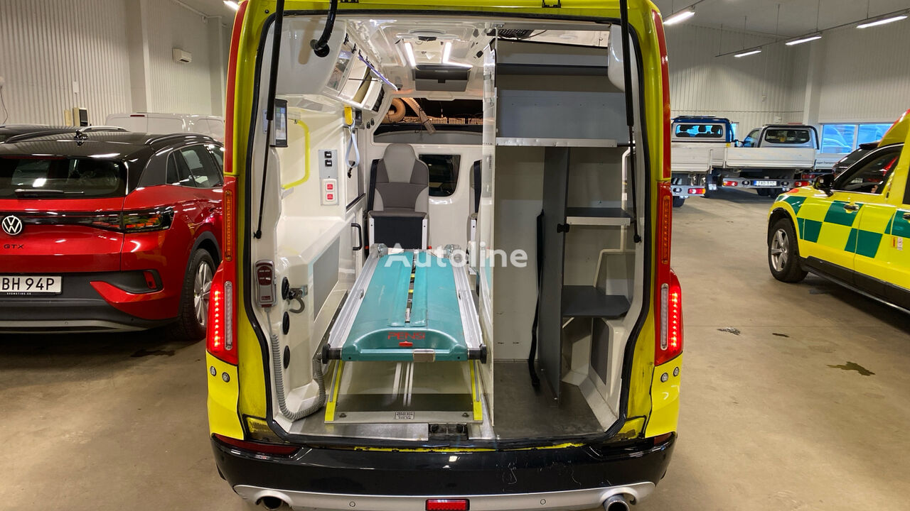 구급차 Mercedes-Benz 4x4.  Ambulans  XC90