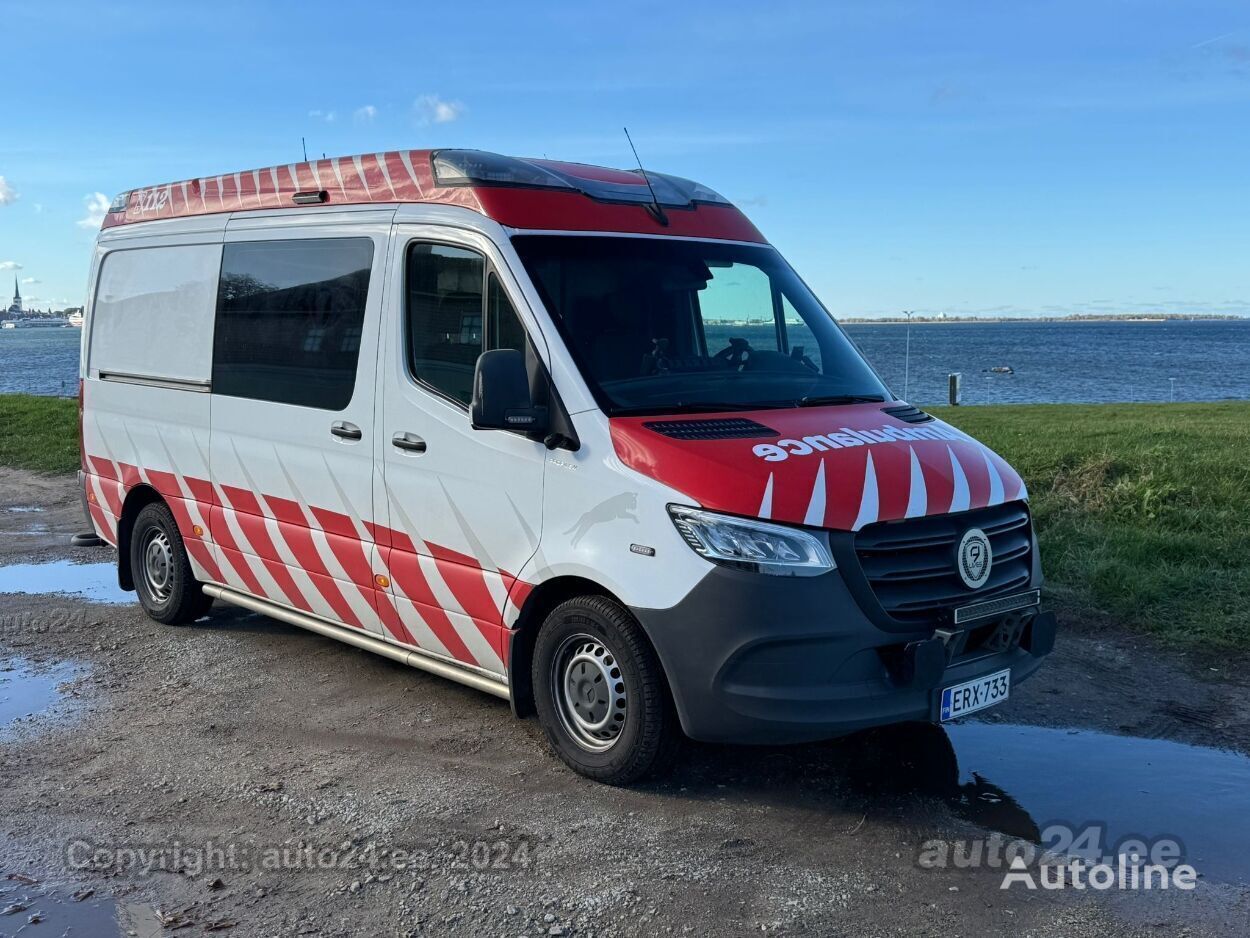 машина скорой помощи Mercedes-Benz Sprinter 319