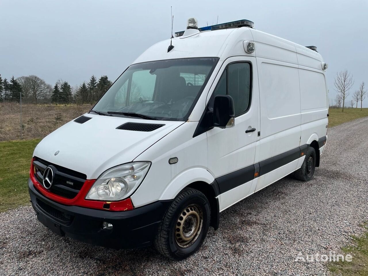 الميكروباصات سيارة الإسعاف Mercedes-Benz Sprinter 319 Aut  3.0 CDI *AMBULANCE*