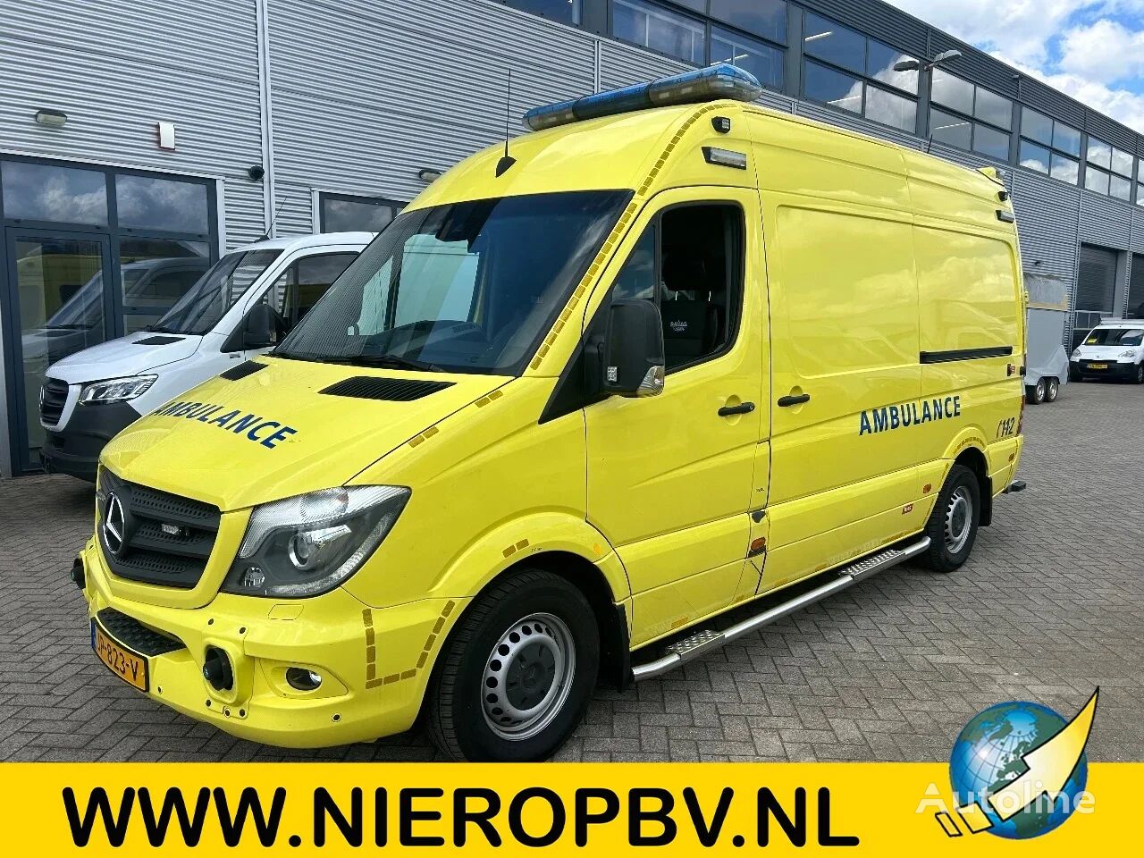 машина скорой помощи Mercedes-Benz Sprinter 319CDI L2H2 AMBULANCE Automaat Airco Cruisecontrol 9X O