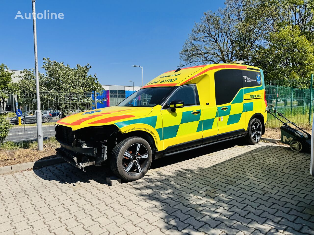 Mercedes-Benz ambulance. xc90.  4x4 ambulancia