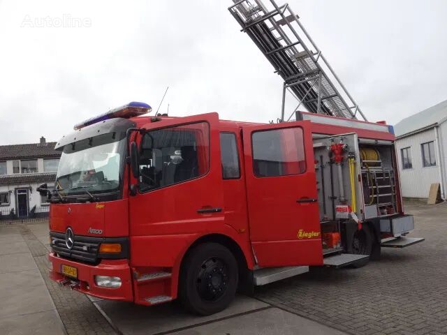 Mercedes-Benz 1425 holmatroset full equipment camión de bomberos