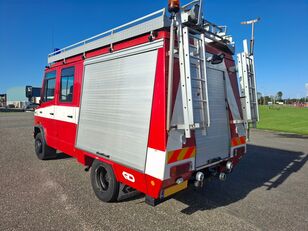 mașină de pompieri Mercedes-Benz 711D