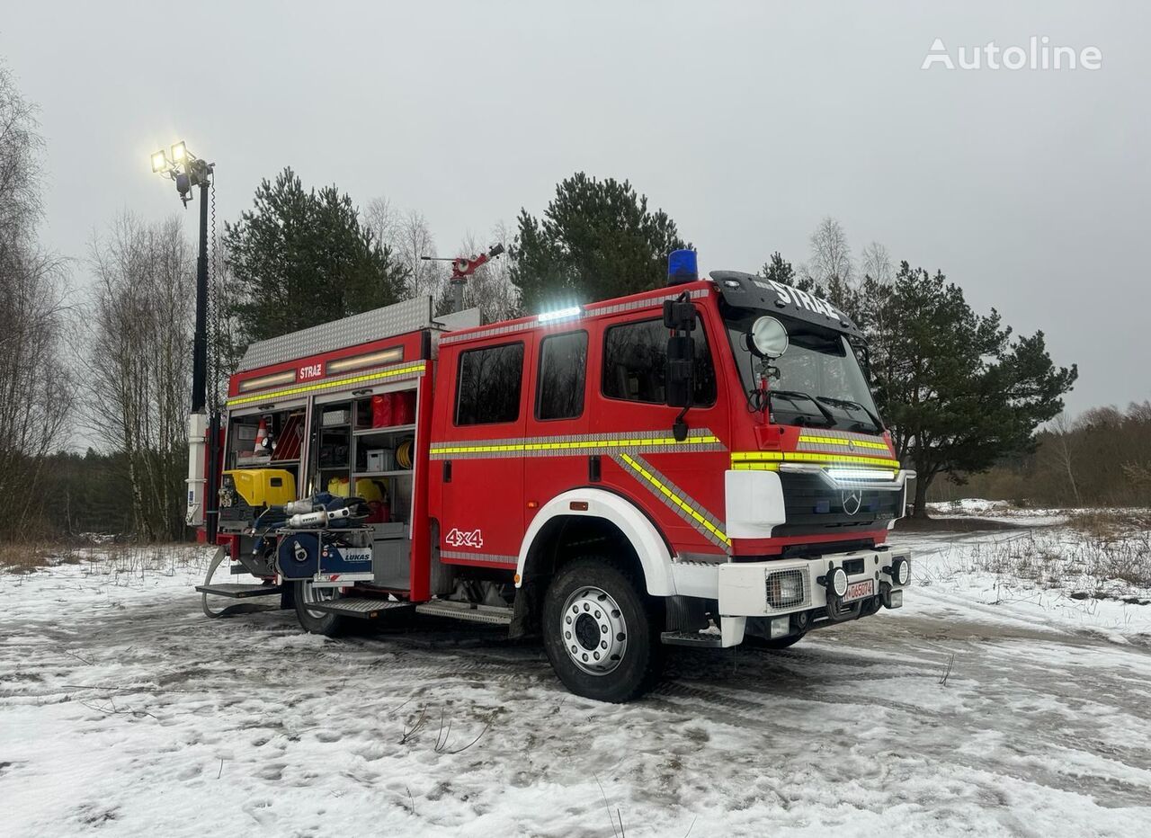 camion de pompiers Mercedes-Benz  AF straż pożarna 4x4 CNBP INNE