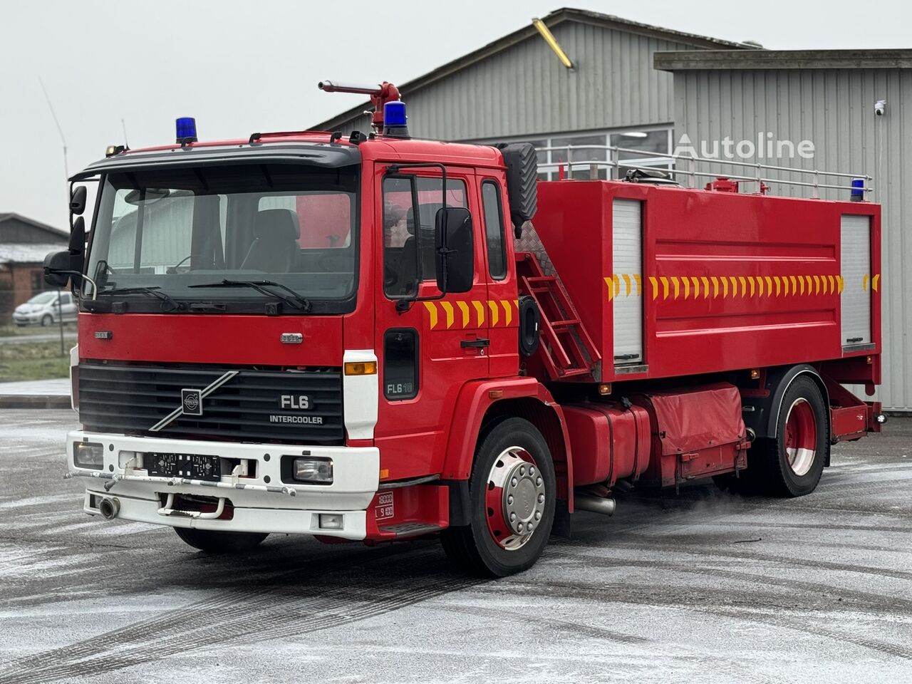 سيارة المطافئ Volvo FL 6 7.000 Liter Wassertankwagen mit Monitor