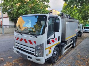 Isuzu garbage truck