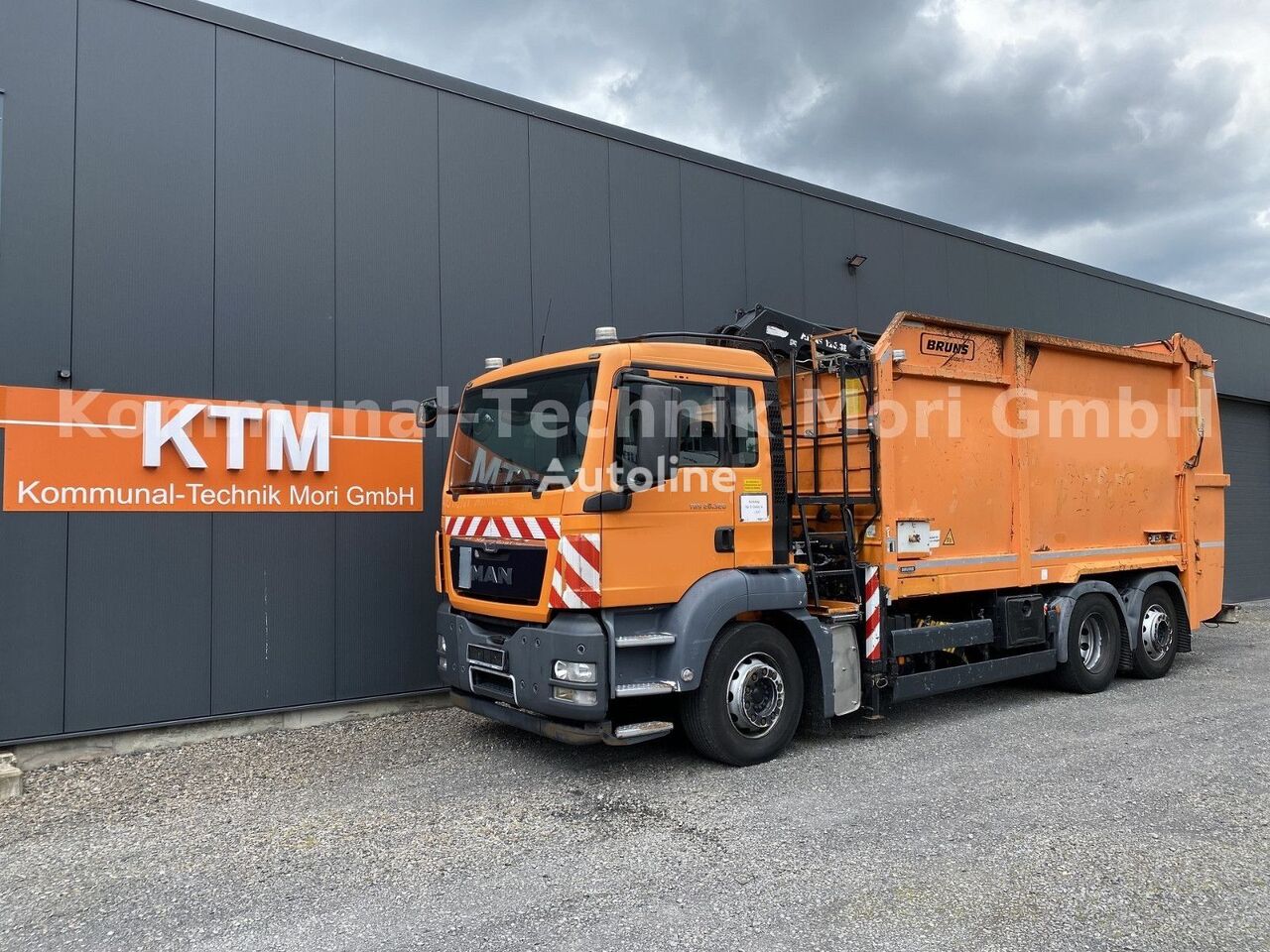 MAN MAN 26.320 Bruns Presse Kran + Greifer f. Papier vuilniswagen