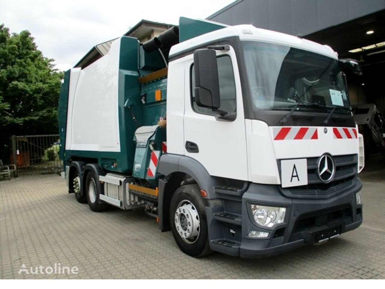 Mercedes-Benz 2533 6x2 Antos Zöller XL 28 Seitenlader camión de basura