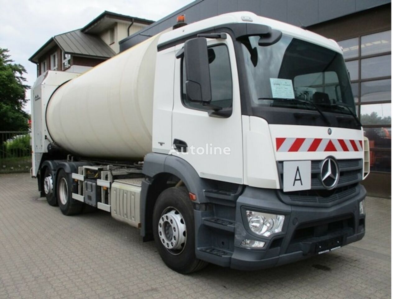 شاحنة جمع ونقل النفايات Mercedes-Benz 2533 Actros Faun Rotopress 522 Zöller 2301