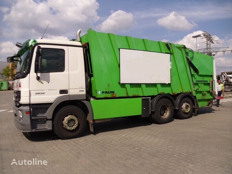 camion dei rifiuti Mercedes-Benz Actros 2532 L 6x2