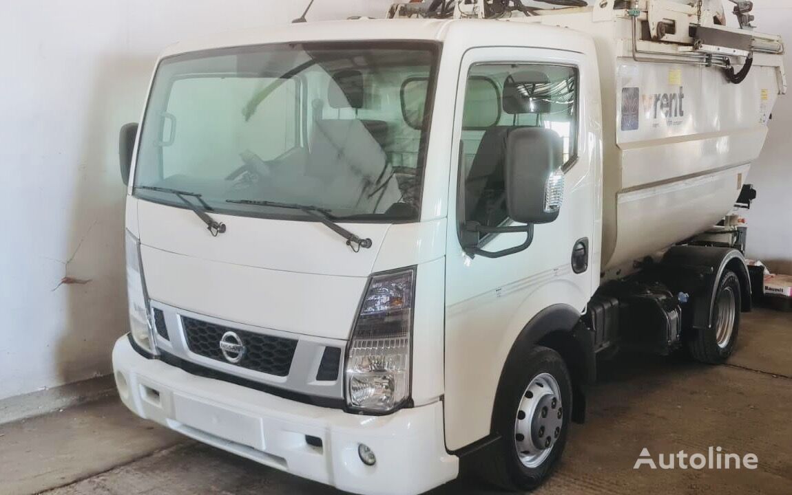 Nissan Cabstar NT400 garbage truck