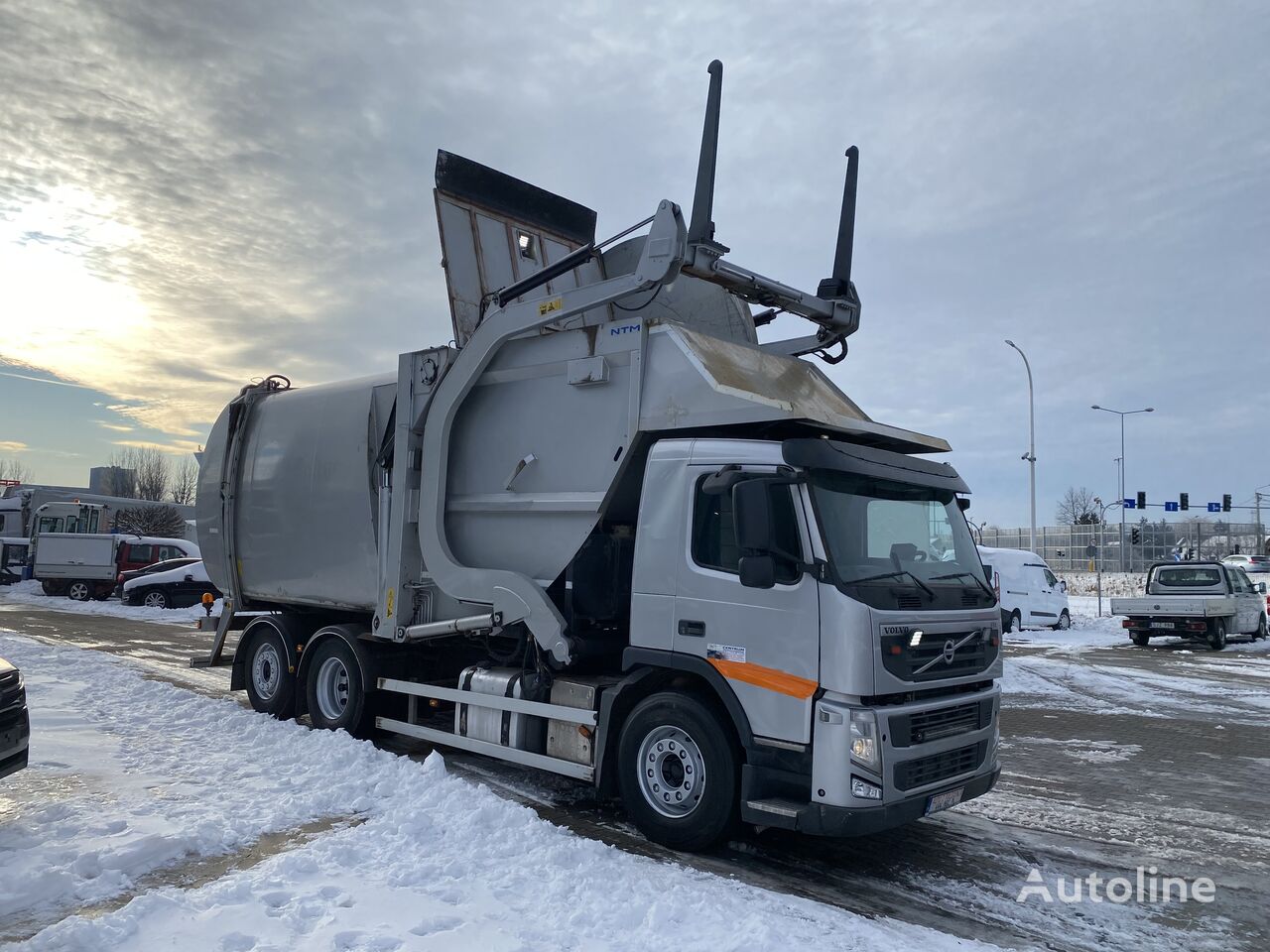 کامیون حمل زباله Volvo FM 420 6X2 / NTM FL-P 32m3 / FRONT LOADER