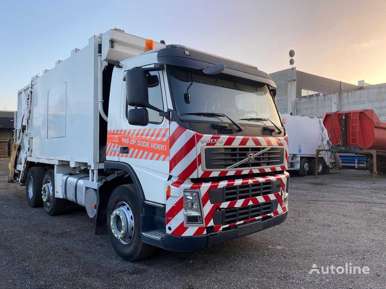 شاحنة جمع ونقل النفايات Volvo FMFH9