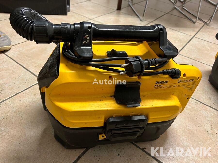 промышленный пылесос DeWalt DCV582