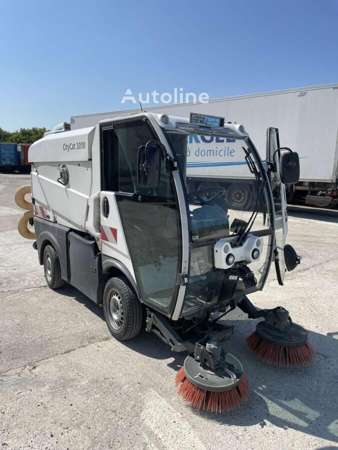 Eurovoirie City Cat 1000 road sweeper