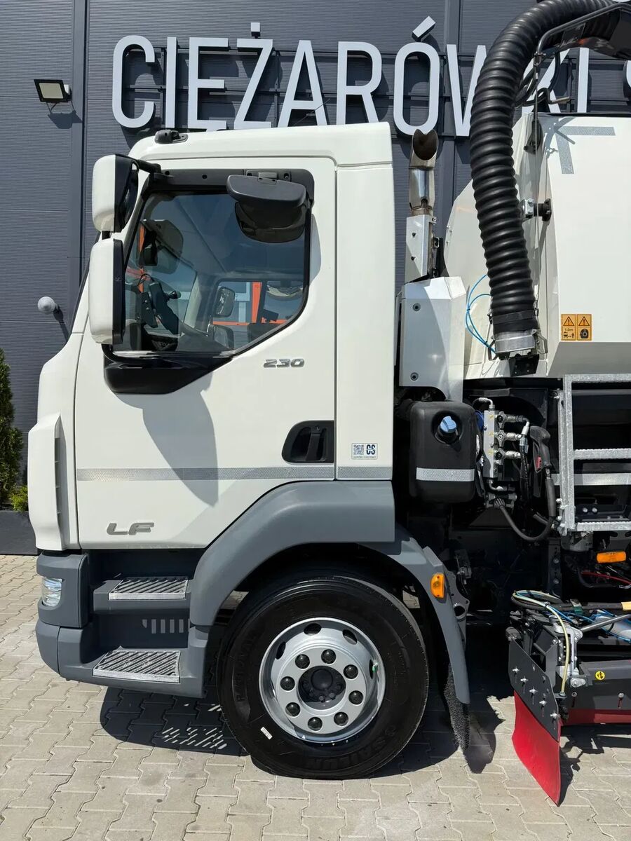 Johnston DAF LF 15.250