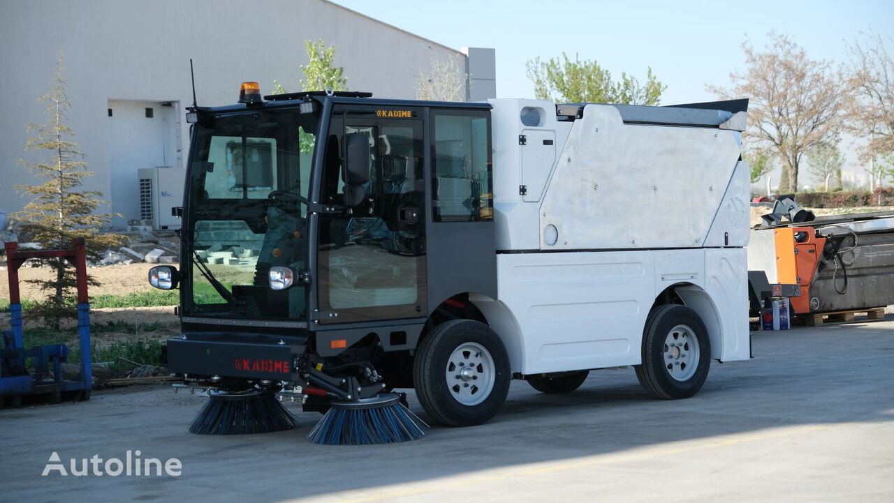 jauns Kademe AGA3000 COMPACT ROAD SWEEPER uzkopšanas mašīna