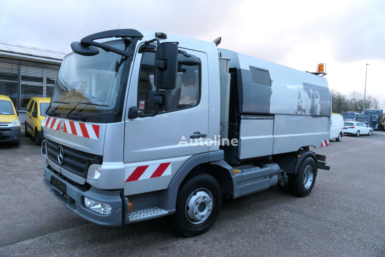 varredora Mercedes-Benz Atego 1018