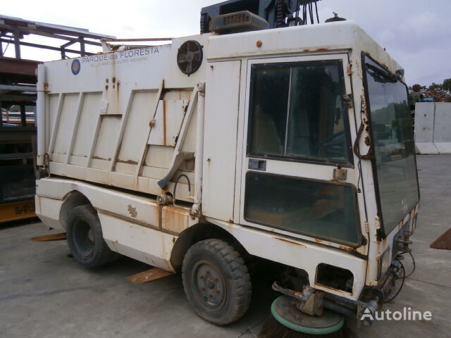 Mercedes-Benz VARREDORA  road sweeper