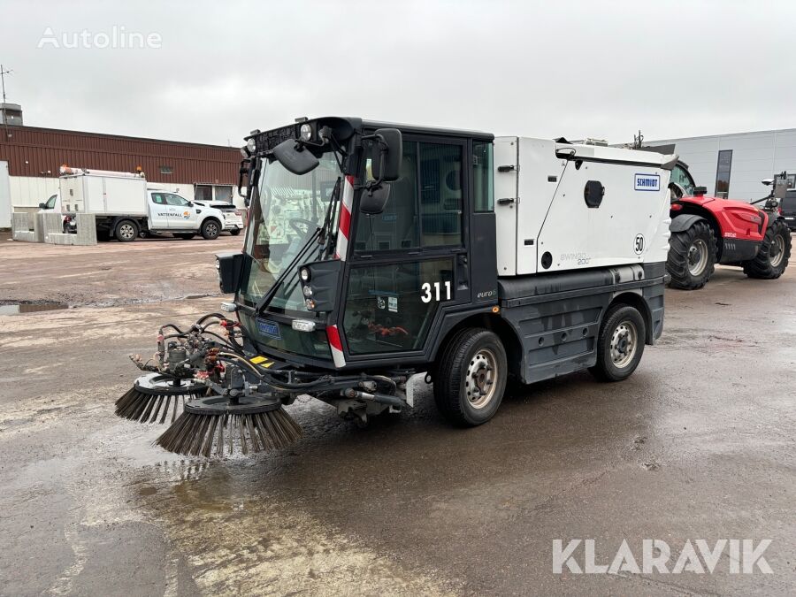 Schmidt Swingo 200+ road sweeper