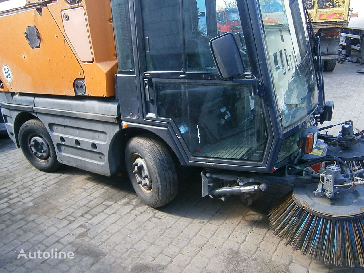 Schmidt Swingo Compact 200 road sweeper