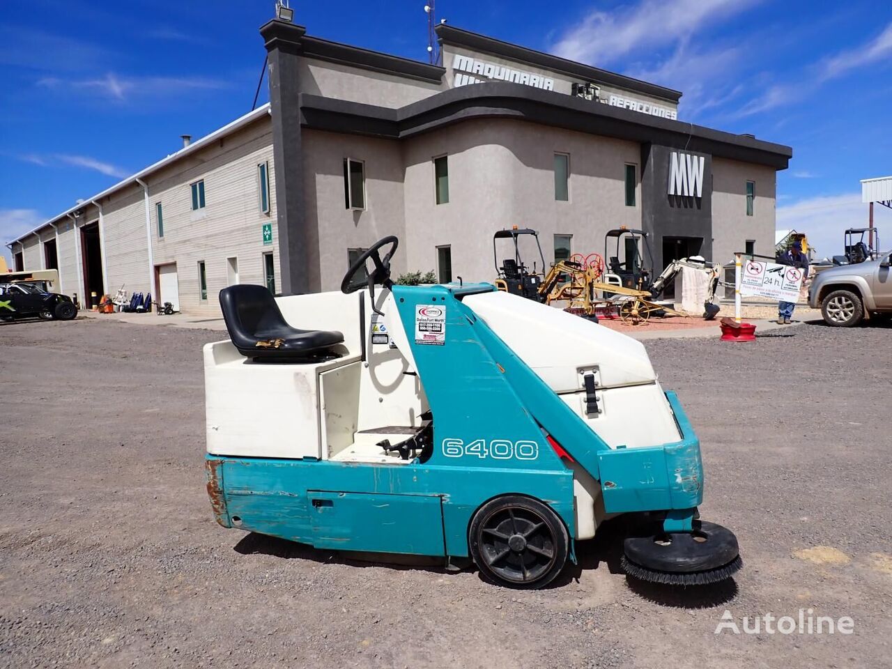 Tennant 6400 road sweeper - Autoline