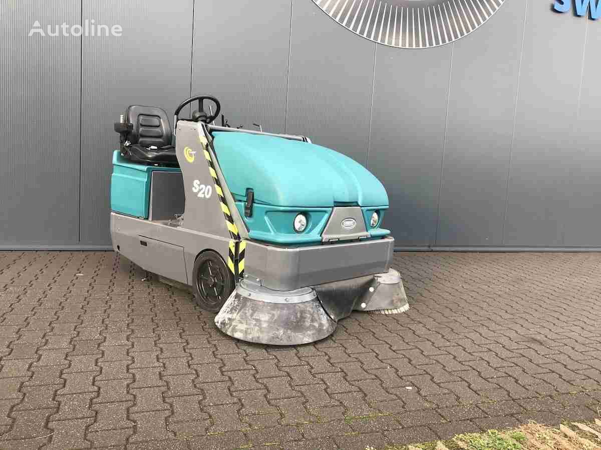 Tennant S20 LPG road sweeper