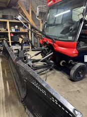 ماكينة تسوية الثلج Pisten Bully 600