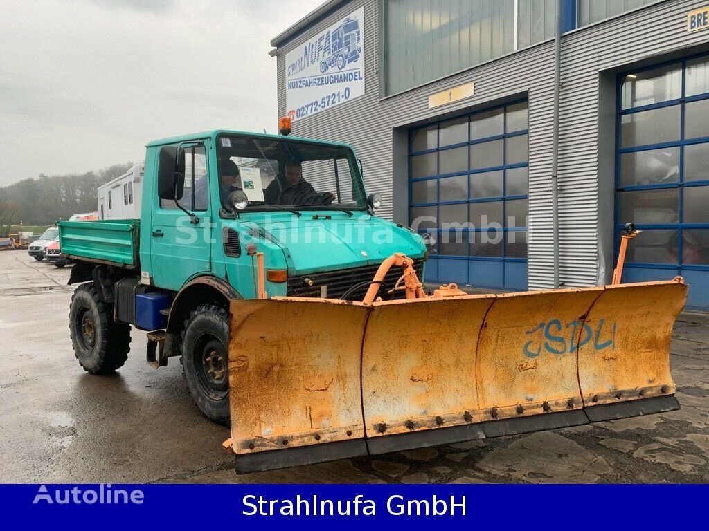 Mercedes-Benz U 424  Schneeräummaschine