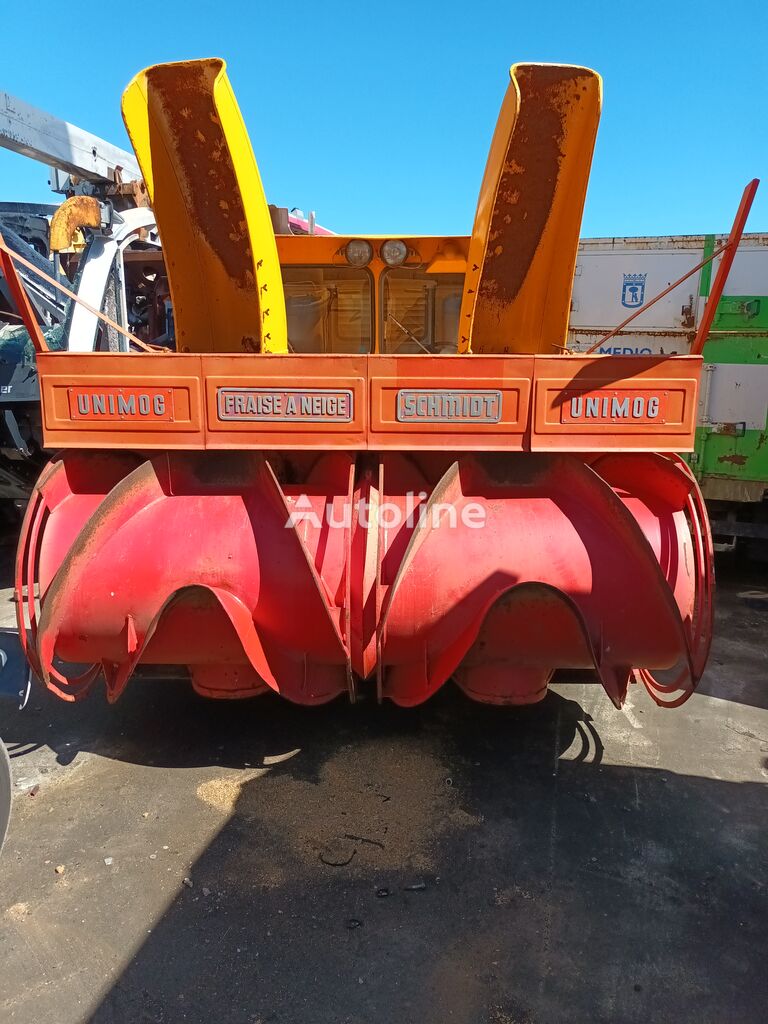 maszyna do odśnieżania Mercedes-Benz Unimog