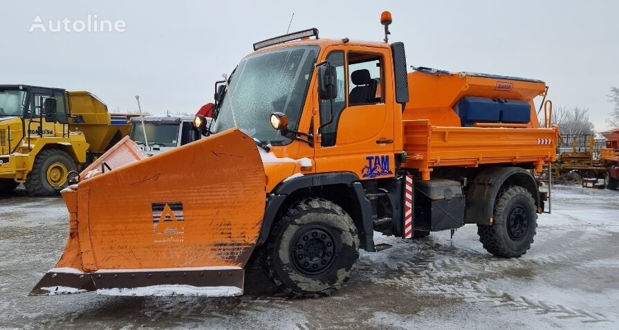 제설차 Mercedes-Benz Unimog U400 6 Cilinder snow blade & spreader - Autoline