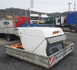 univerz&aacute;ln&iacute; komun&aacute;ln&iacute; stroj Ausa B 200H 4x4 skl&aacute;pěč sypač zametač radlice