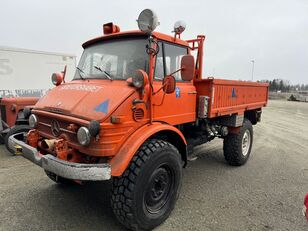 универсален комунален камион Mercedes-Benz Unimog