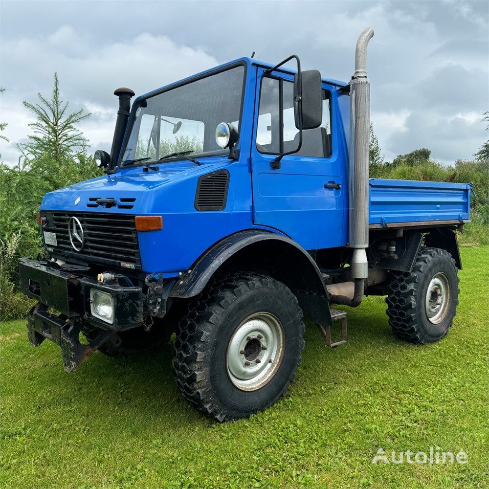 Mercedes-Benz Unimog U 1200 máquina comunitaria universal